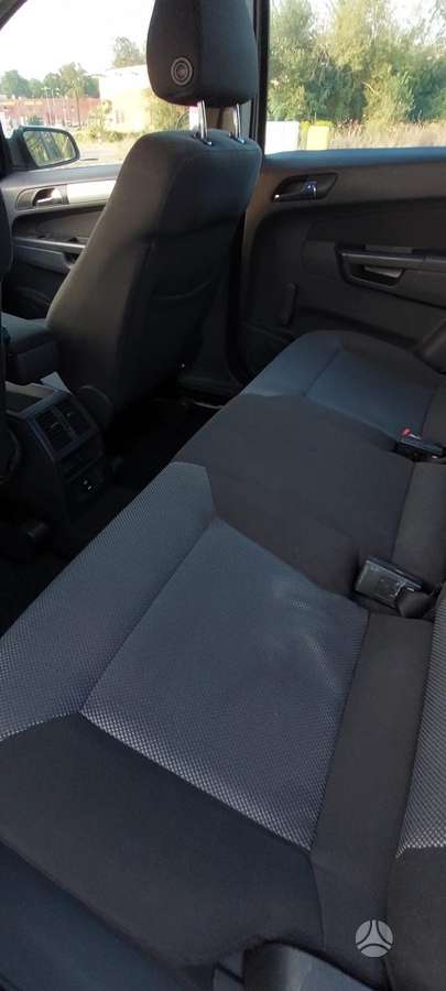 Opel Zafira 2009 — photo 26