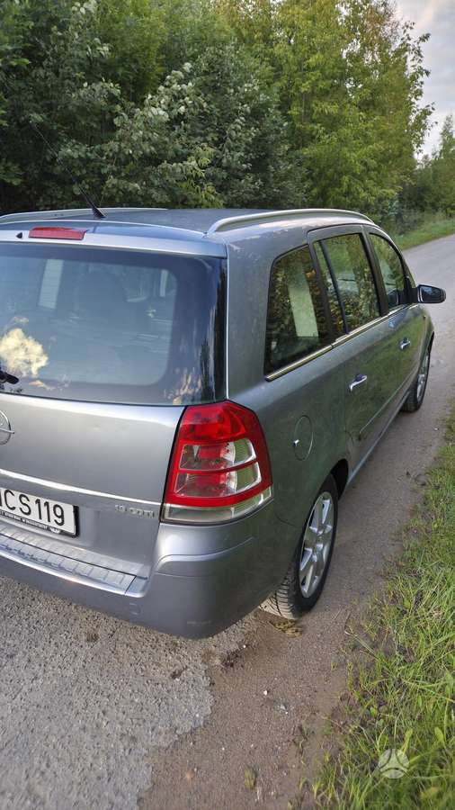 Opel Zafira 2009 — photo 7