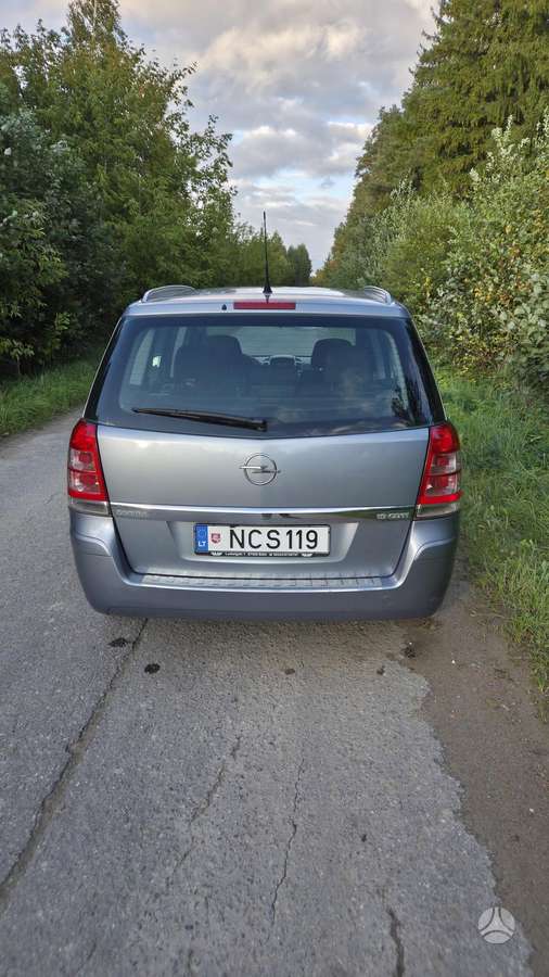 Opel Zafira 2009 — photo 8