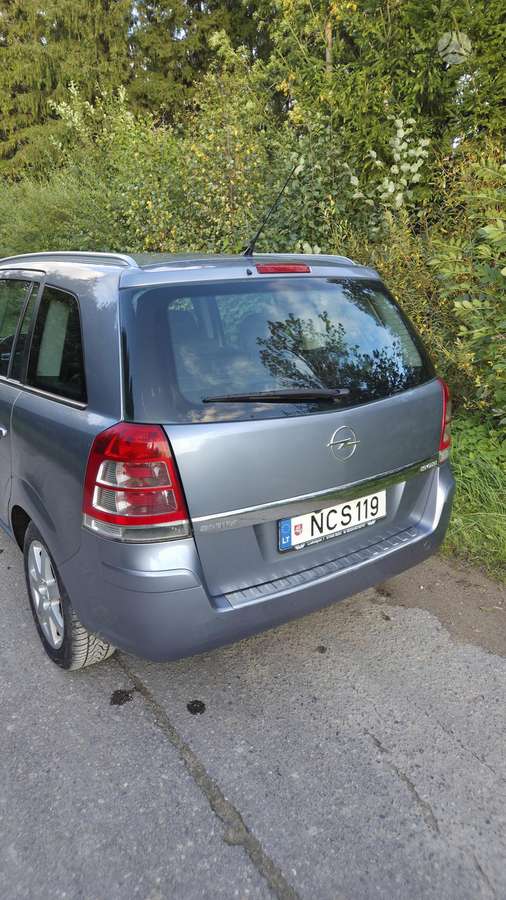 Opel Zafira 2009 — photo 9