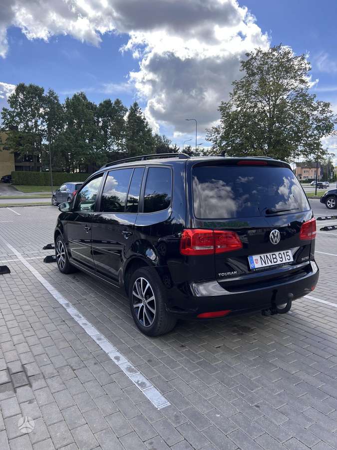 Volkswagen Touran 2011 — photo 6