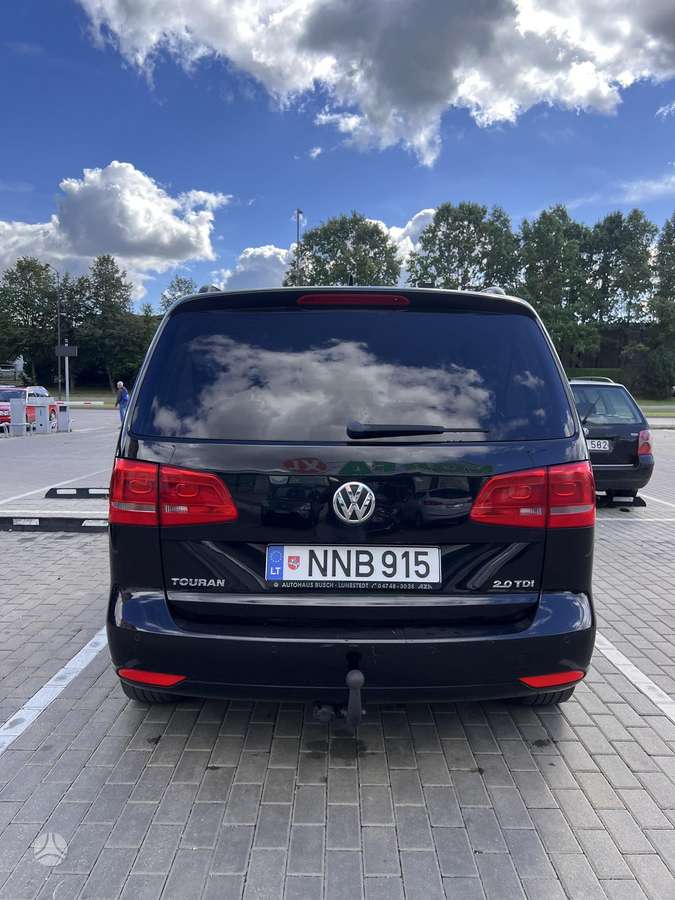 Volkswagen Touran 2011 — photo 7