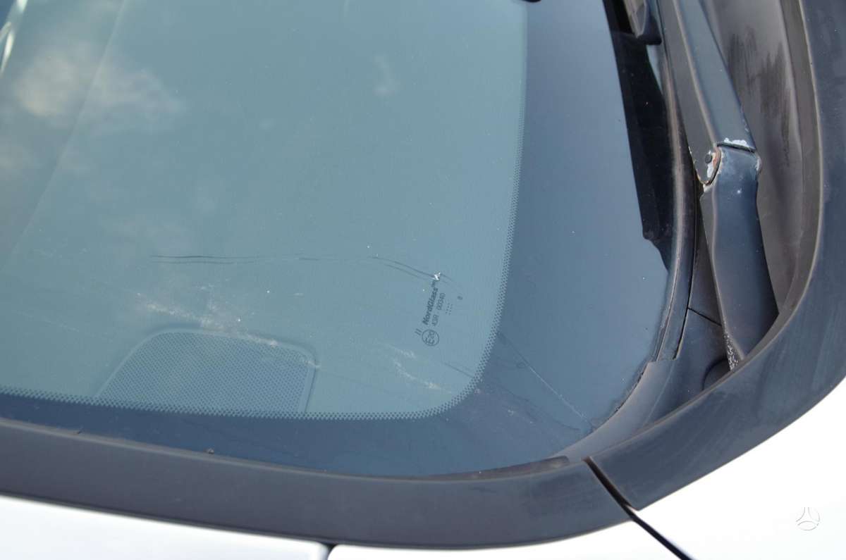 Opel Astra 2011 — photo 12