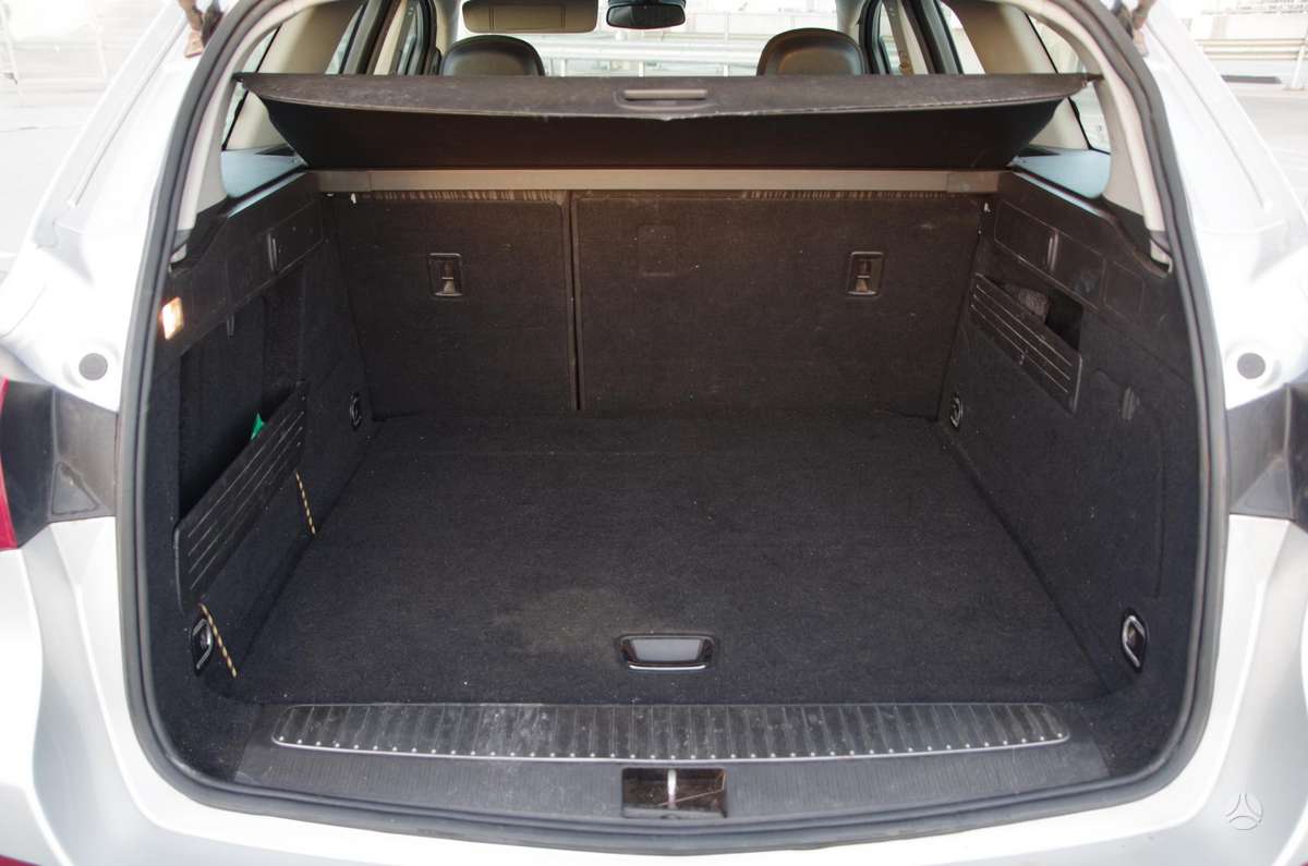 Opel Astra 2011 — photo 18