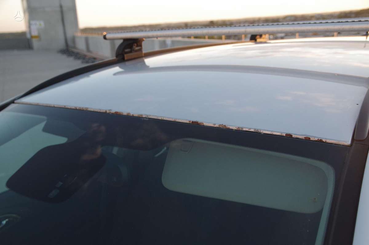 Opel Astra 2011 — photo 30