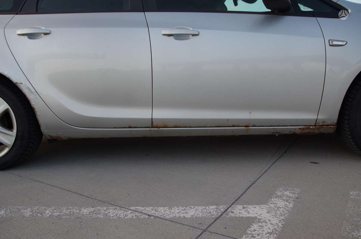Opel Astra 2011 — photo 5