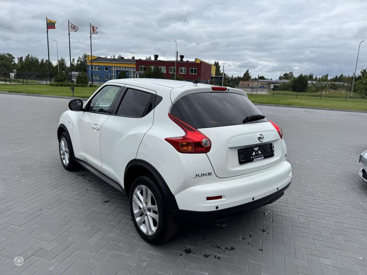 Nissan Juke 2011 — двигун 1461 cm³, 110 HP (81kW)
