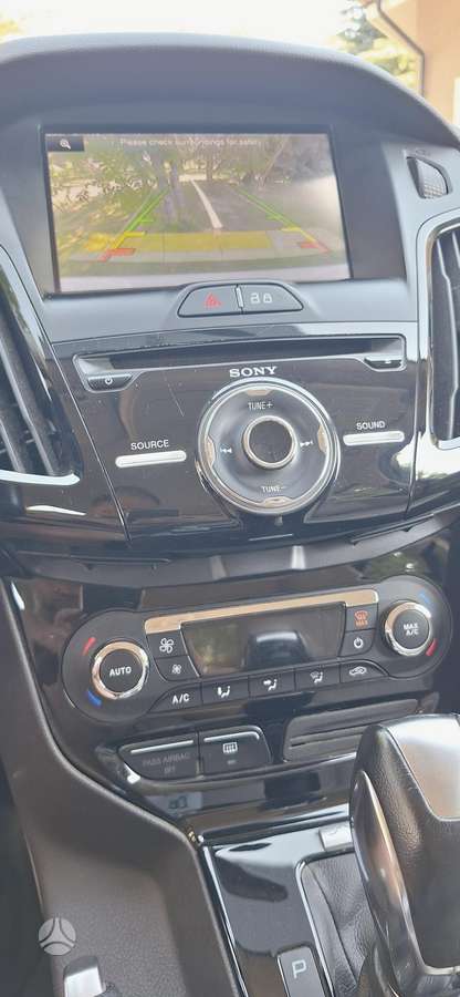 Ford Focus 2014 — photo 7