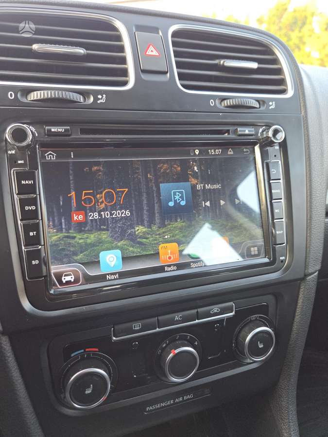 Volkswagen Golf 2011 — photo 17