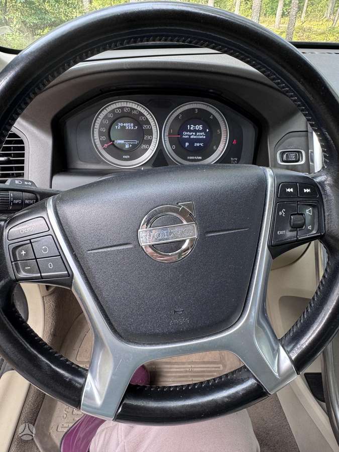 Volvo XC60 2012 — photo 11