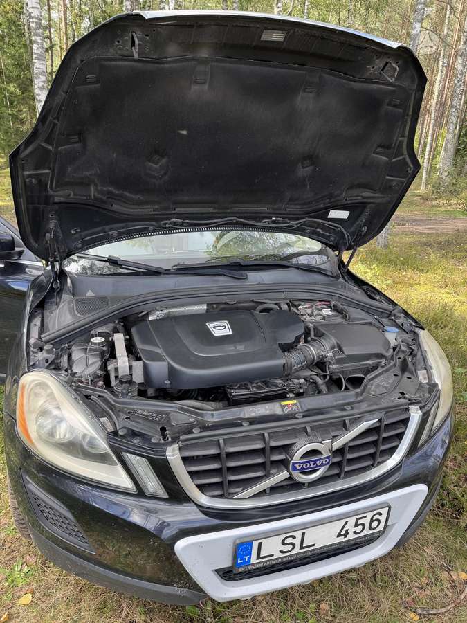 Volvo XC60 2012 — rear view