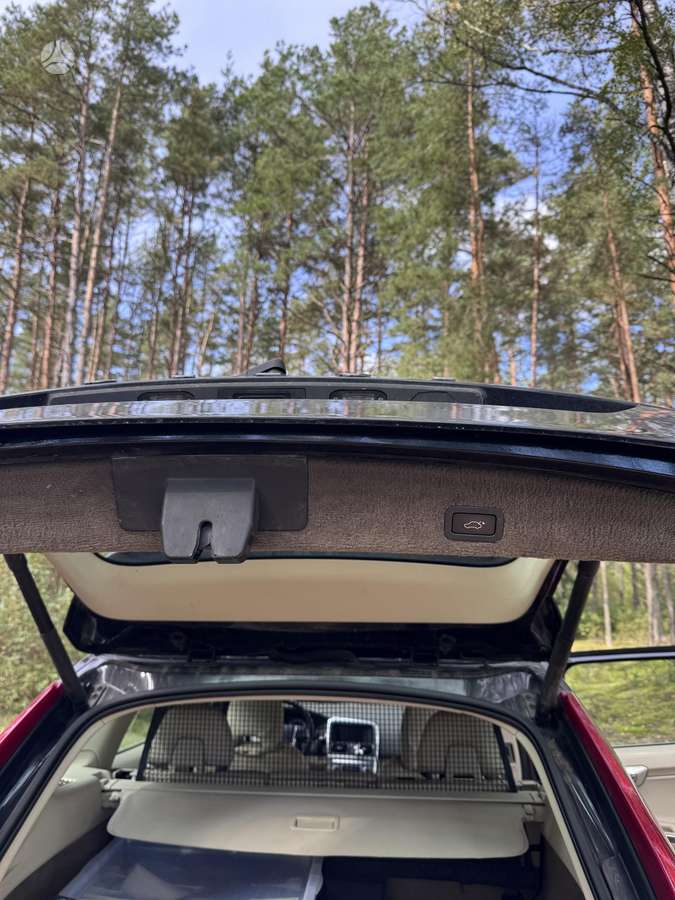 Volvo XC60 2012 — interior