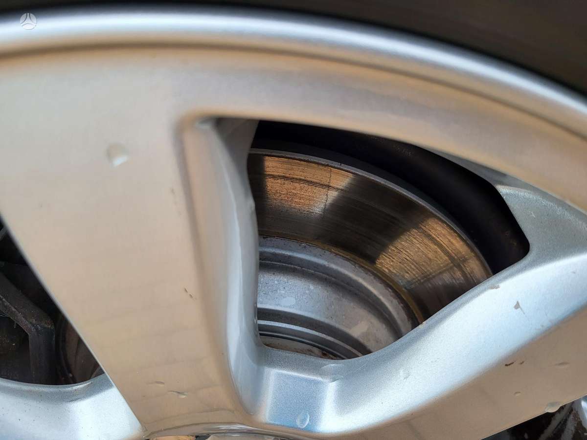Volvo V70 2012 — photo 20