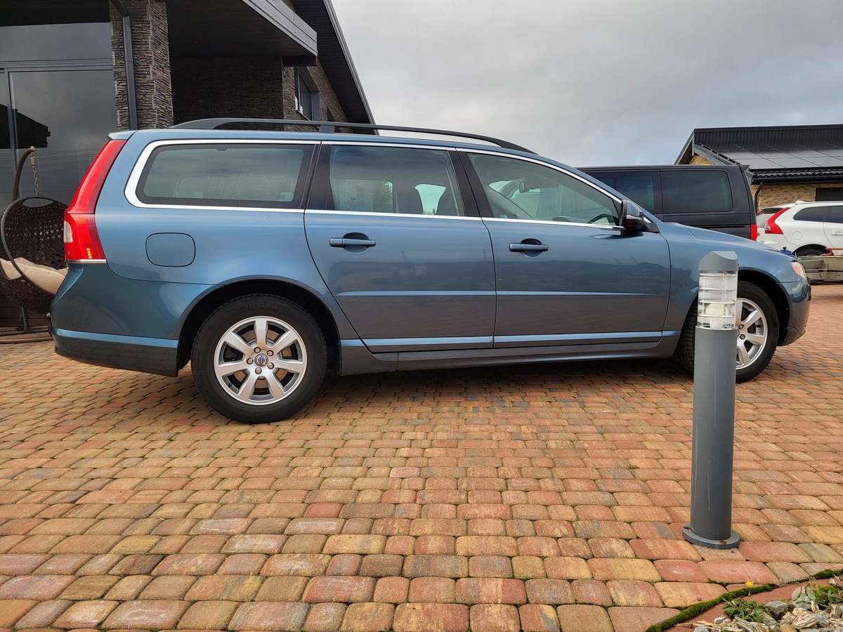 Volvo V70 2012 — photo 7