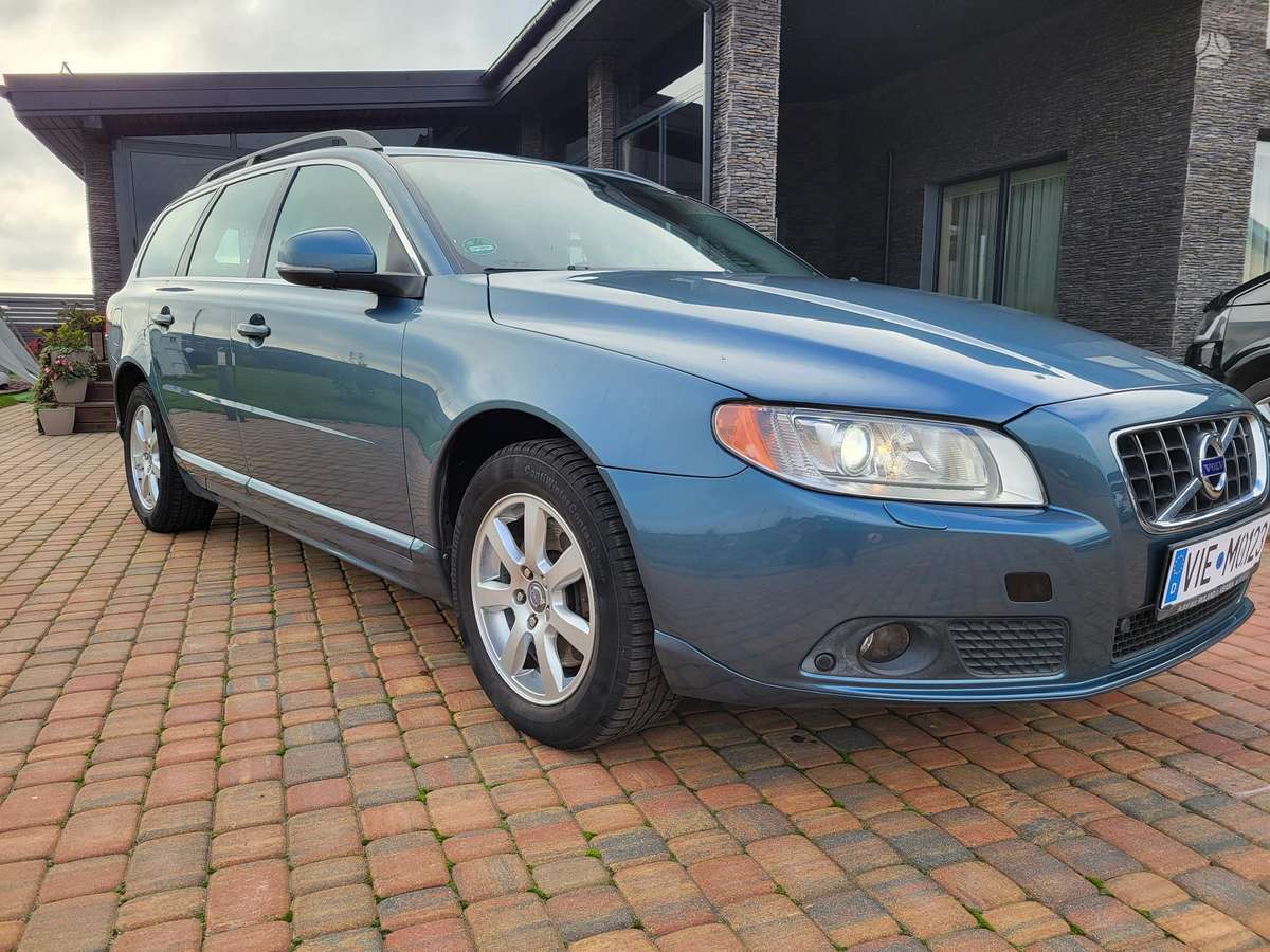 Volvo V70 2012 — photo 8