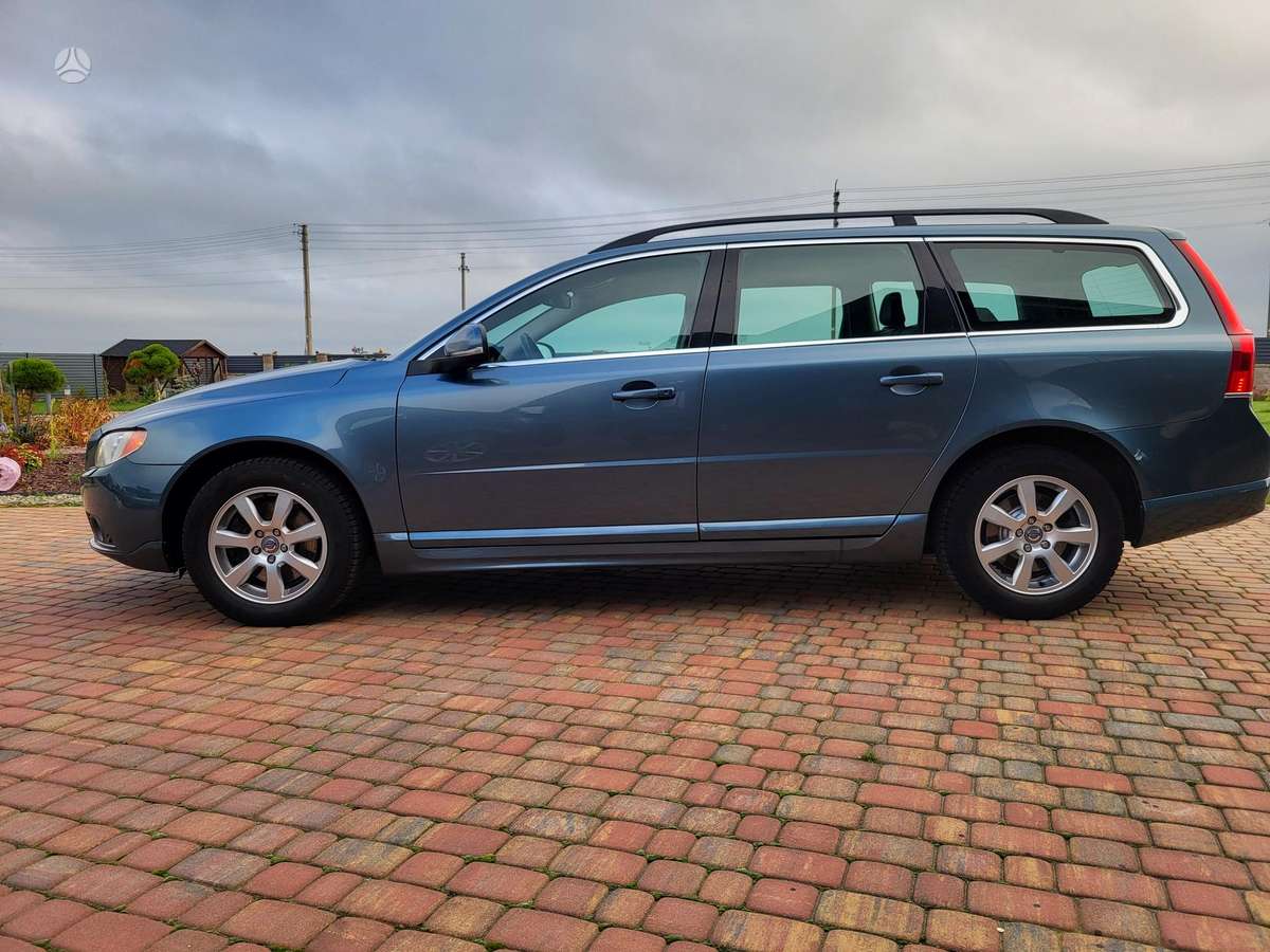 Volvo V70 2012 — photo 9