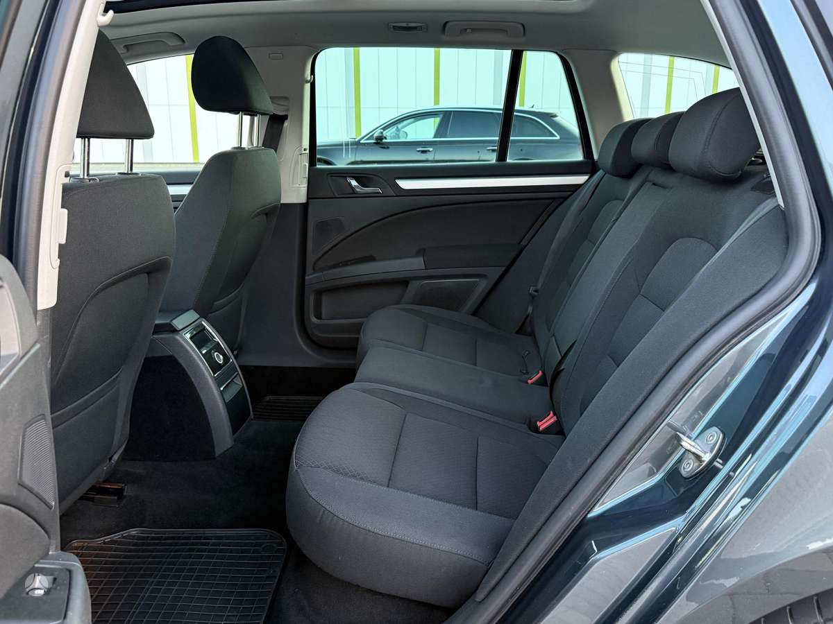 Skoda Superb 2015 — фото 16