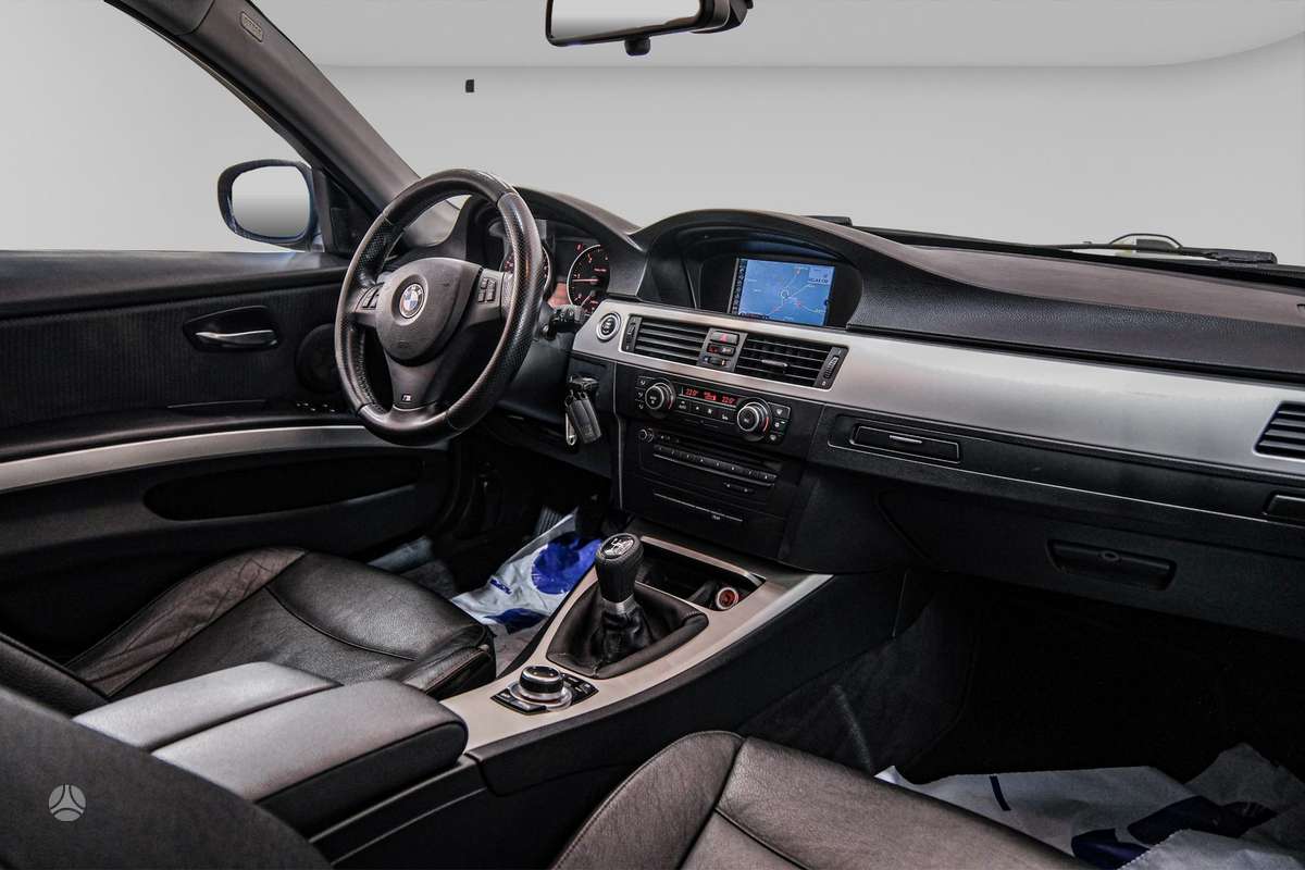 BMW 316 2011 — photo 13
