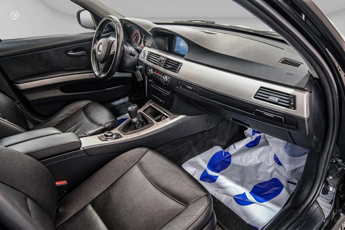 BMW 316 2011 — photo 8