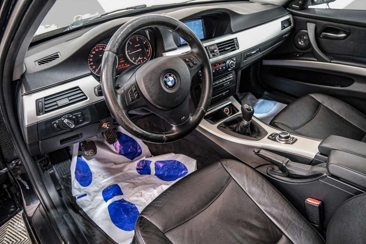 BMW 316 2011 — photo 9