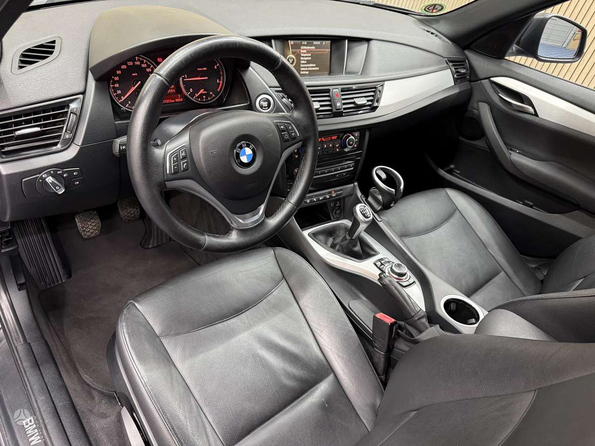 BMW X1 2013 — вигляд ззаду