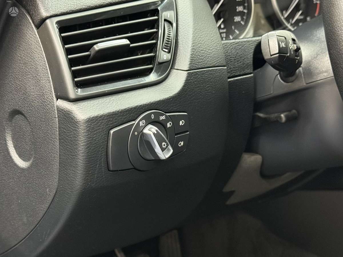 BMW X1 2013 — фото 24