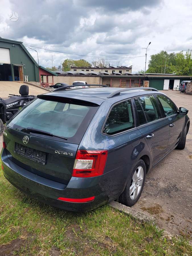 Skoda Octavia 2014 — interior