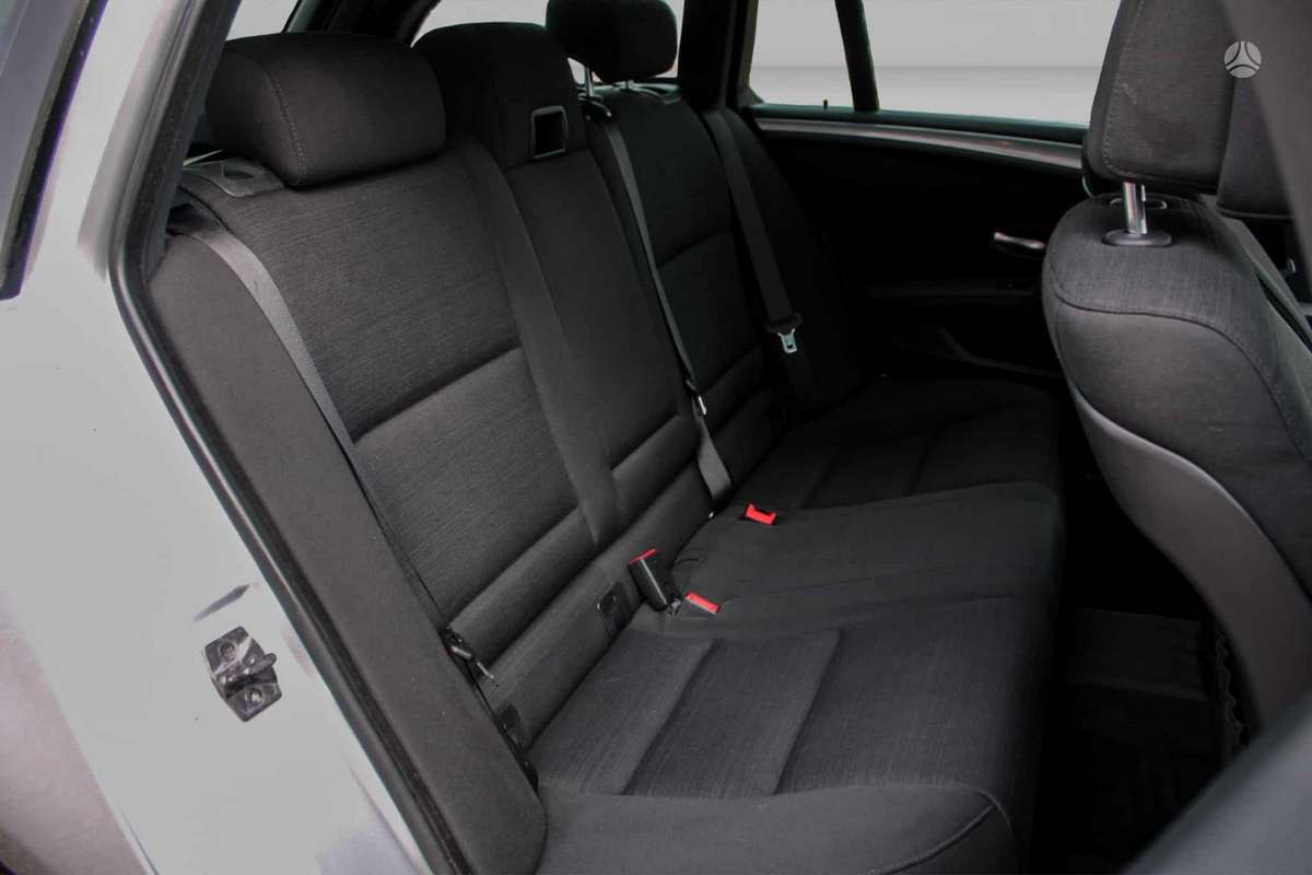 BMW 525 2010 — photo 12