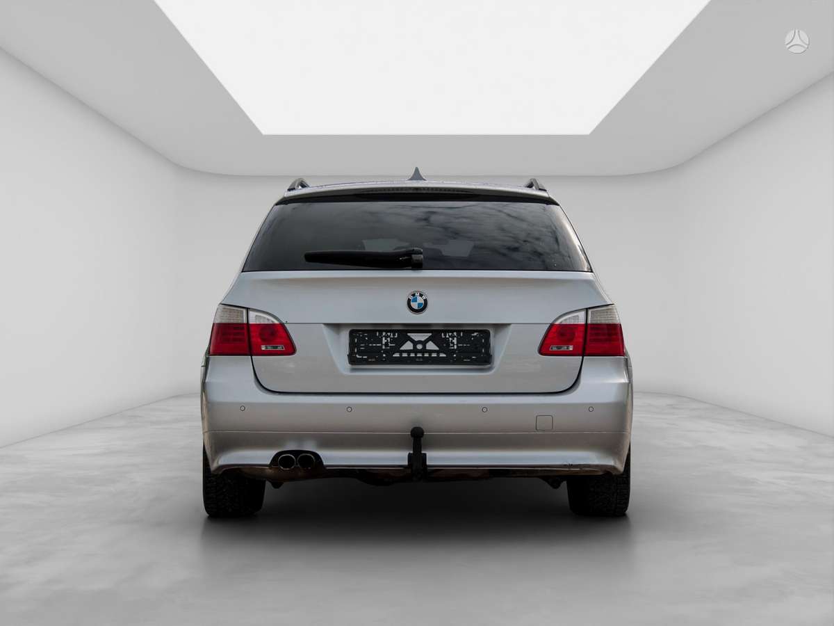 BMW 525 2010 — photo 7