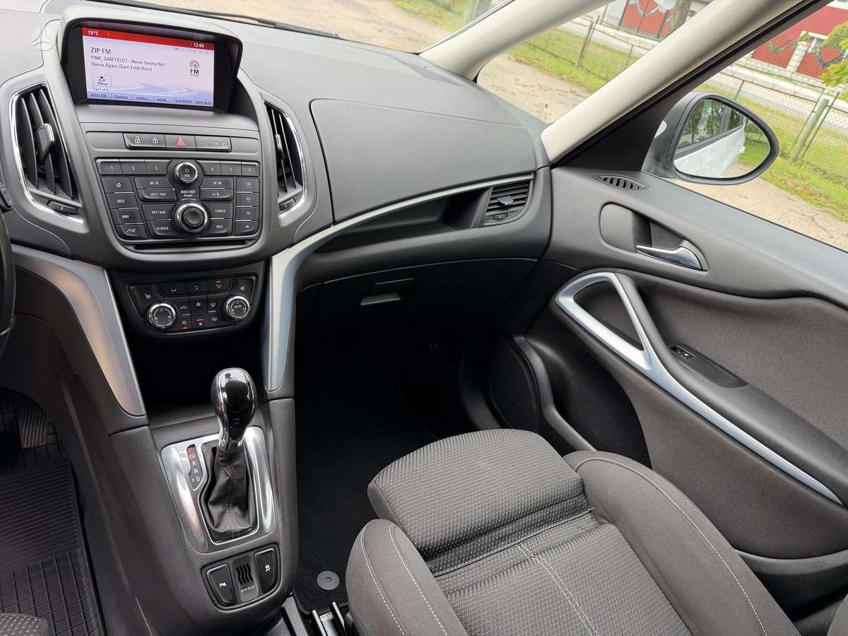 Opel Zafira 2014 — photo 15