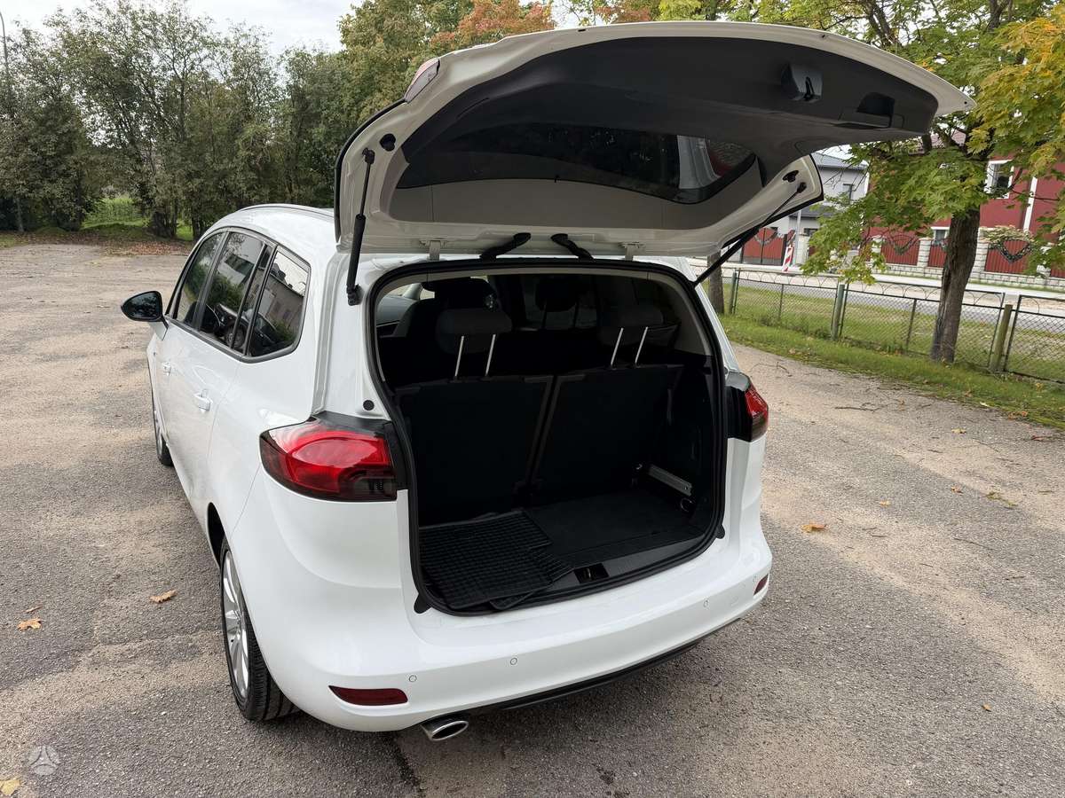 Opel Zafira 2014 — photo 19