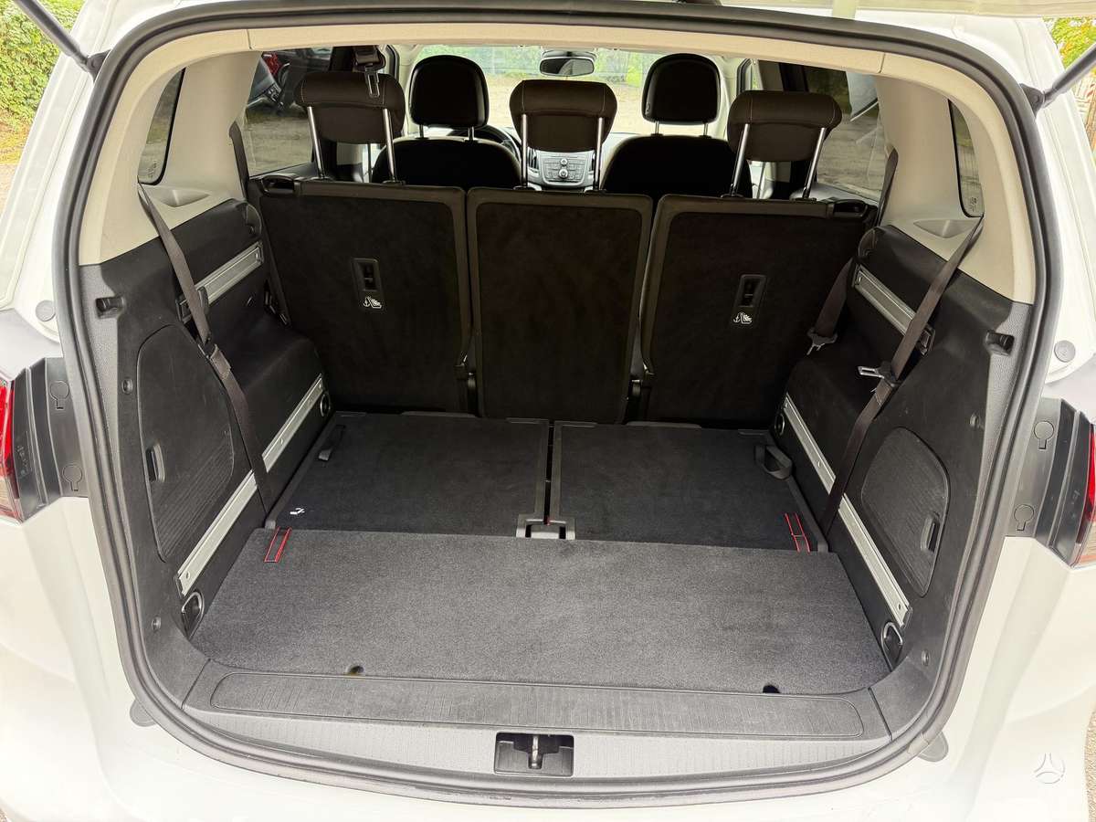 Opel Zafira 2014 — photo 20