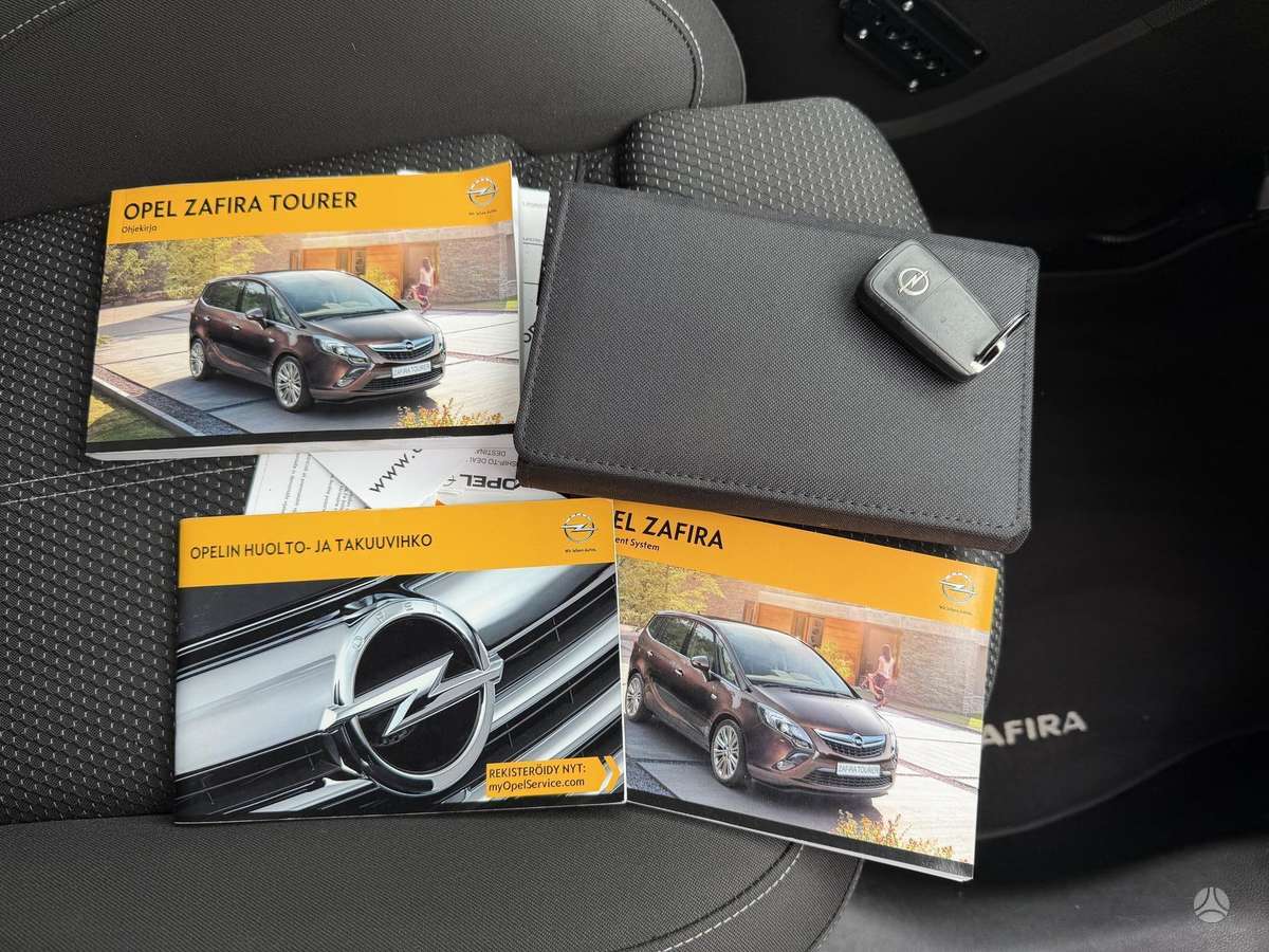 Opel Zafira 2014 — photo 33