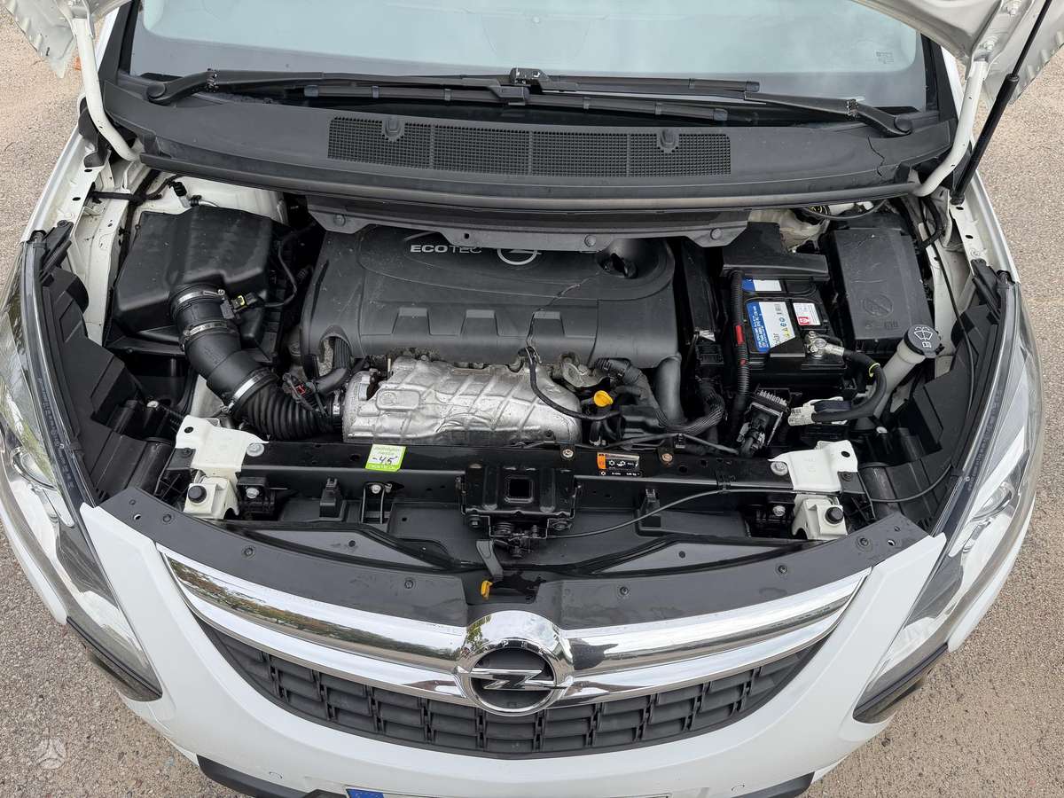 Opel Zafira 2014 — photo 34