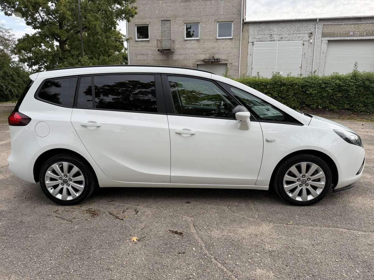 Opel Zafira 2014 — photo 6