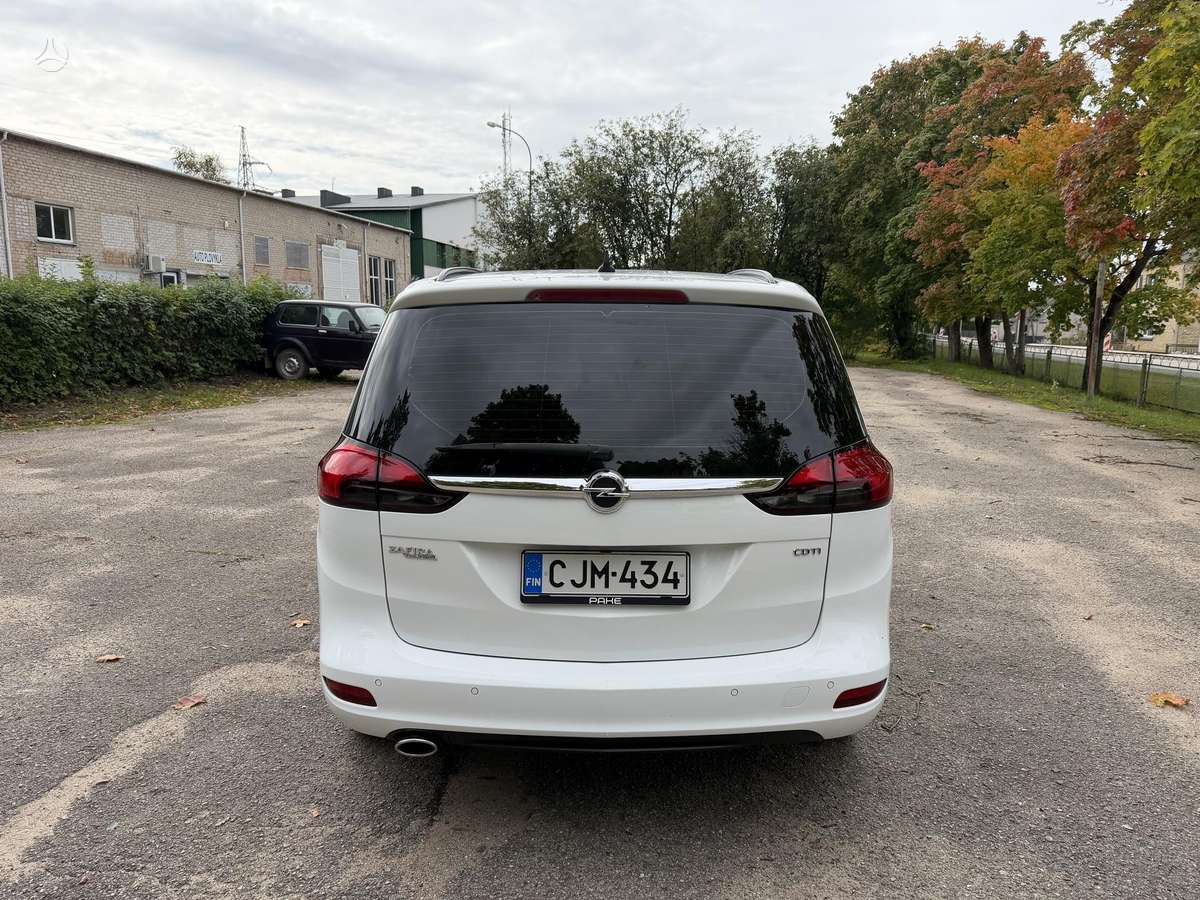 Opel Zafira 2014 — photo 7