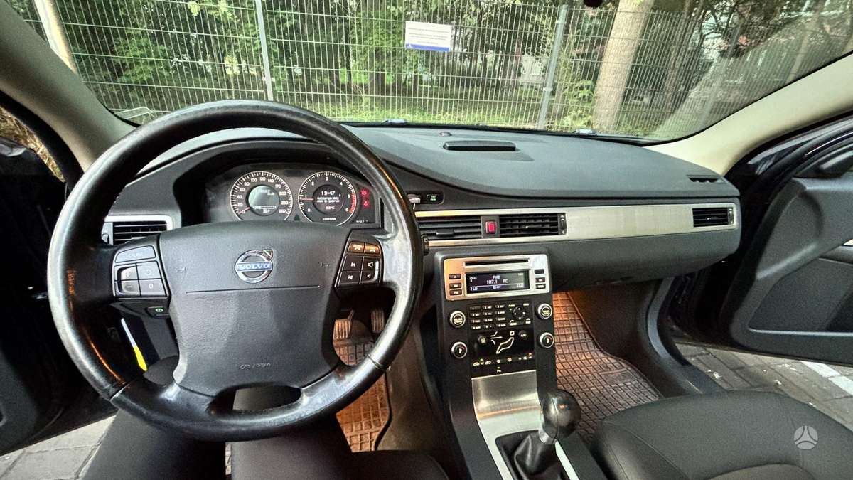 Volvo V70 2008 — photo 10