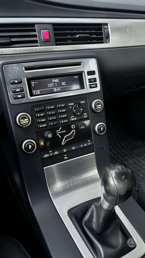 Volvo V70 2008 — photo 11