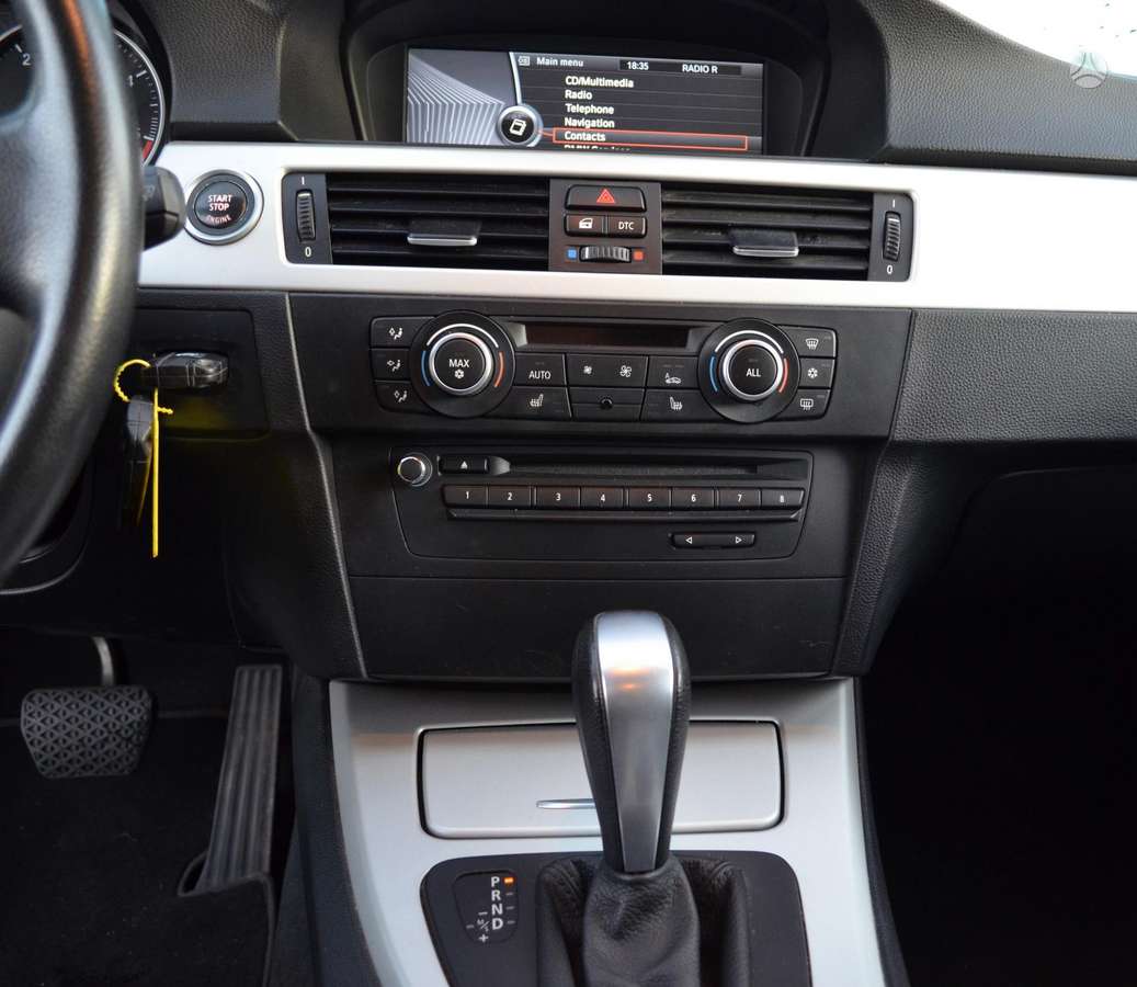 BMW 320 2009 — photo 11