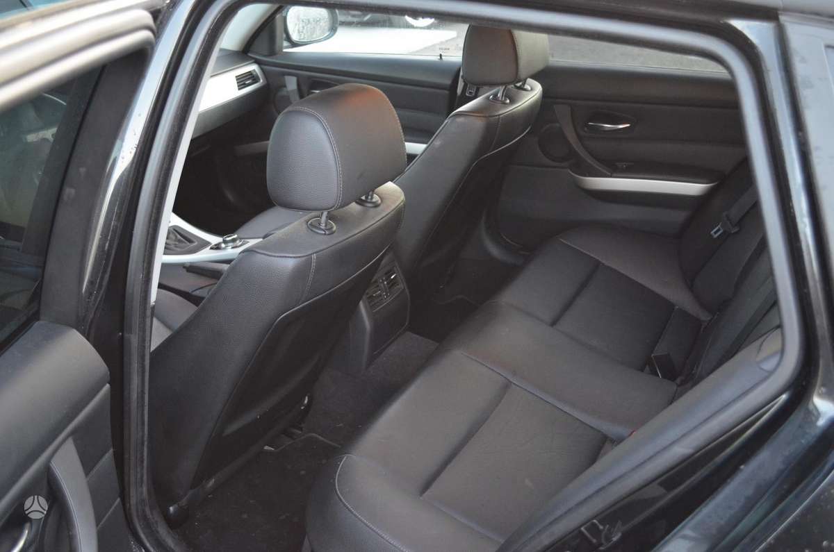BMW 320 2009 — photo 8