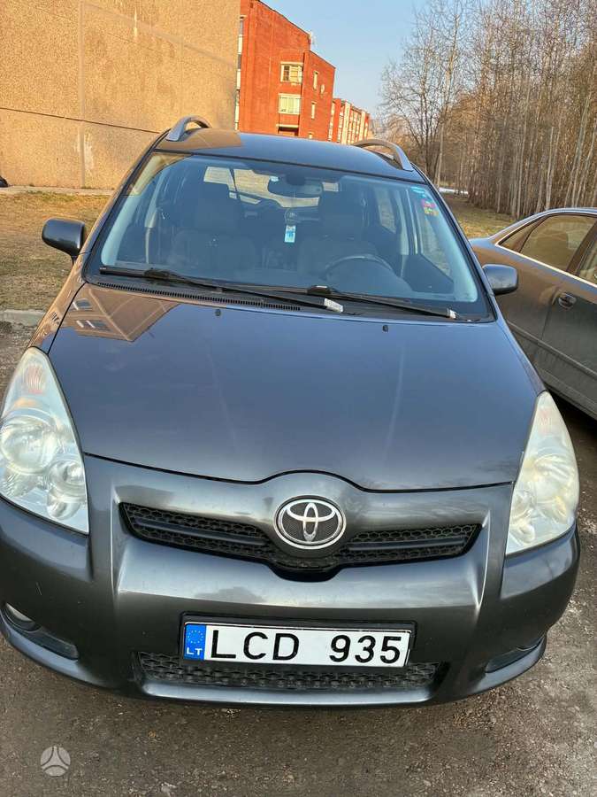 Toyota Corolla 2008 — вигляд ззаду
