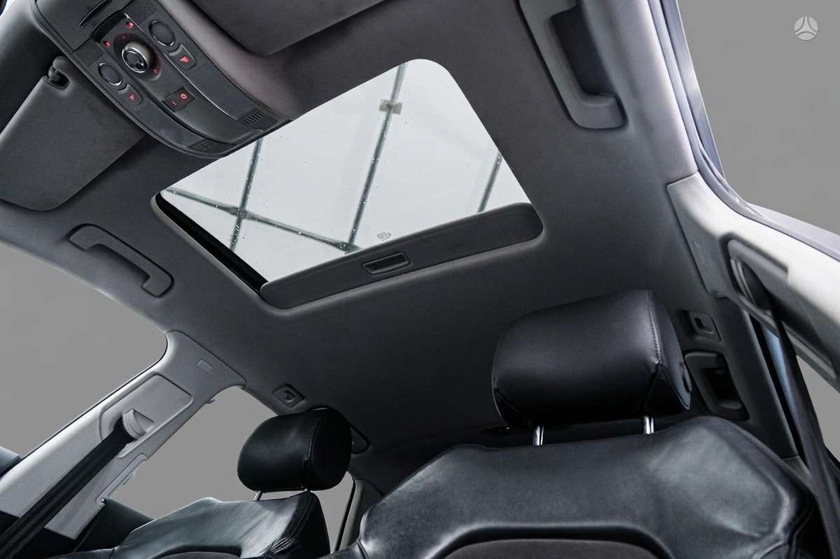 Audi A6 2010 — photo 8