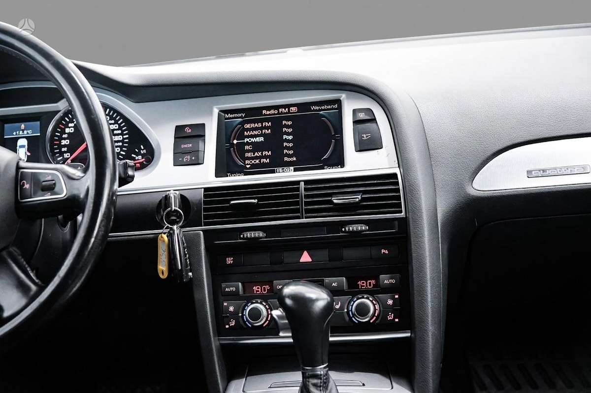 Audi A6 2010 — photo 9