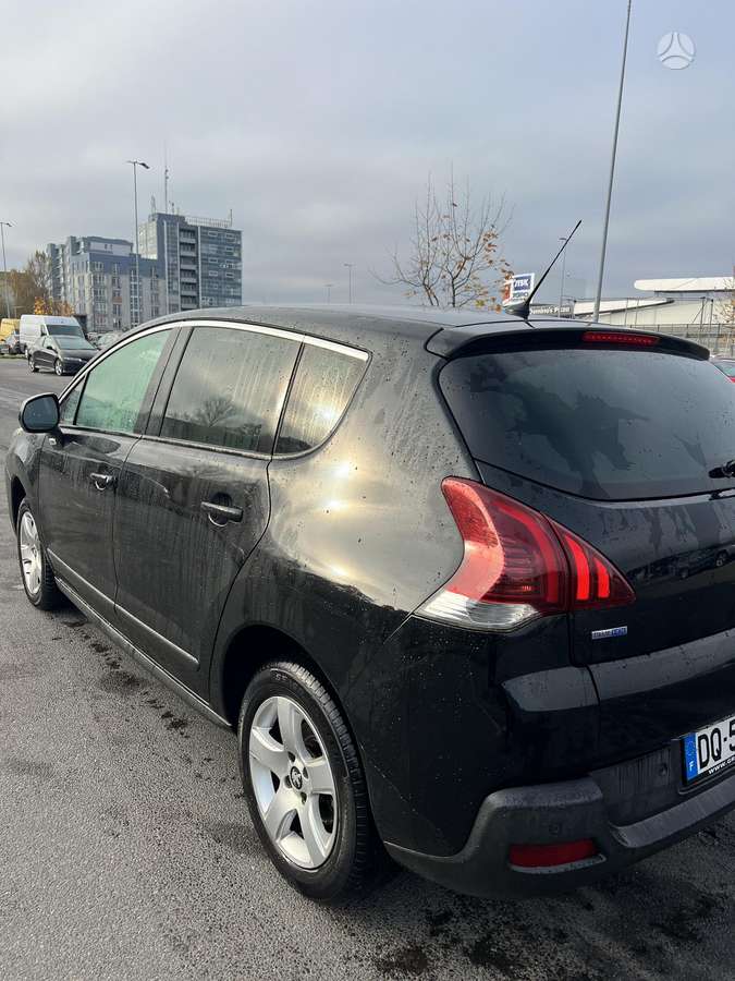 Peugeot 3008 2015 — вигляд ззаду
