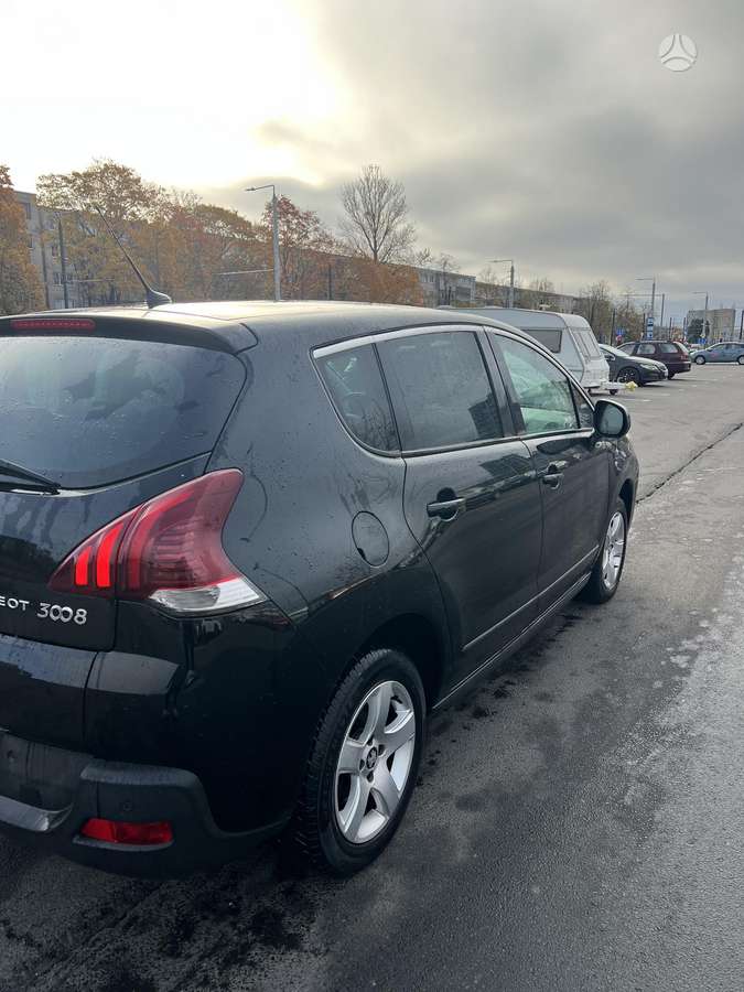 Peugeot 3008 2015 — двигун 1560 cm³, 111 HP (82kW)