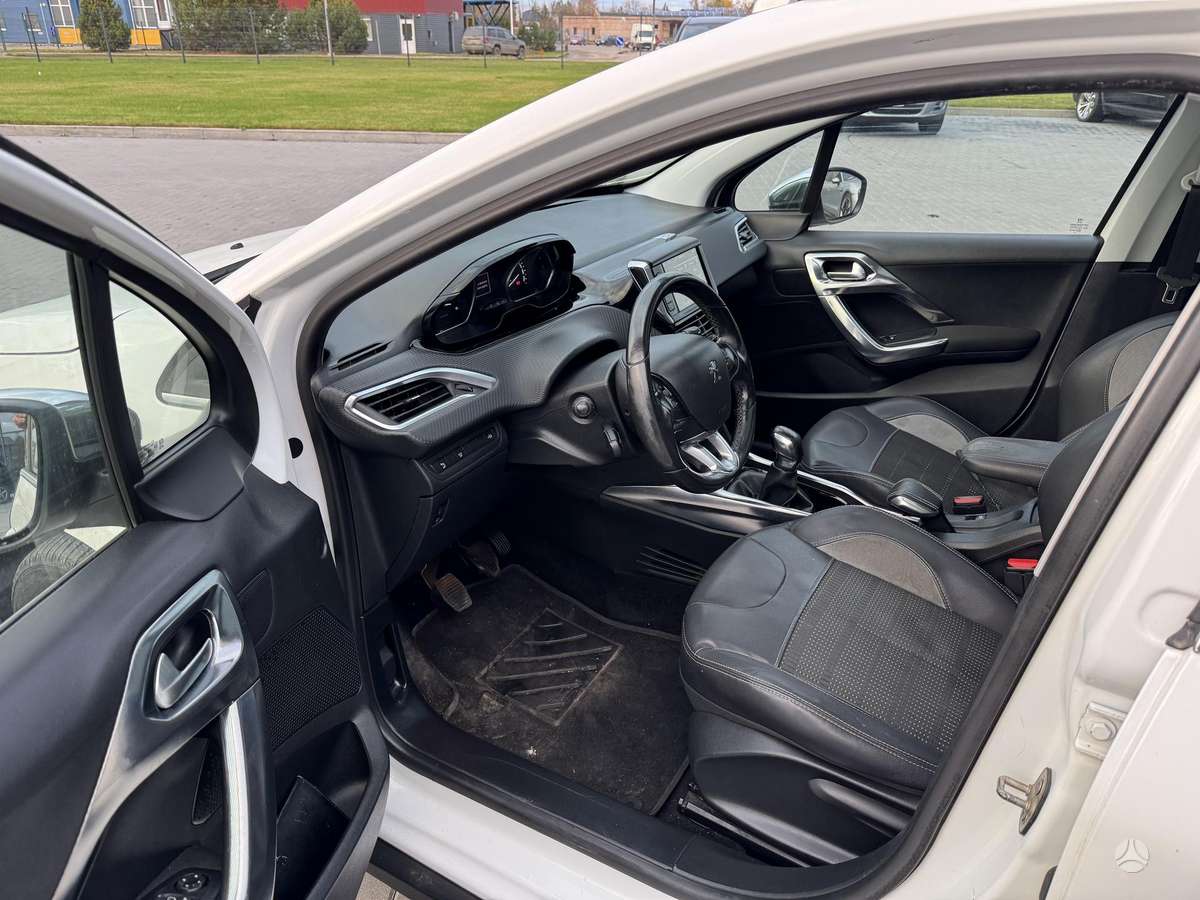 Peugeot 2008 2014 — photo 10