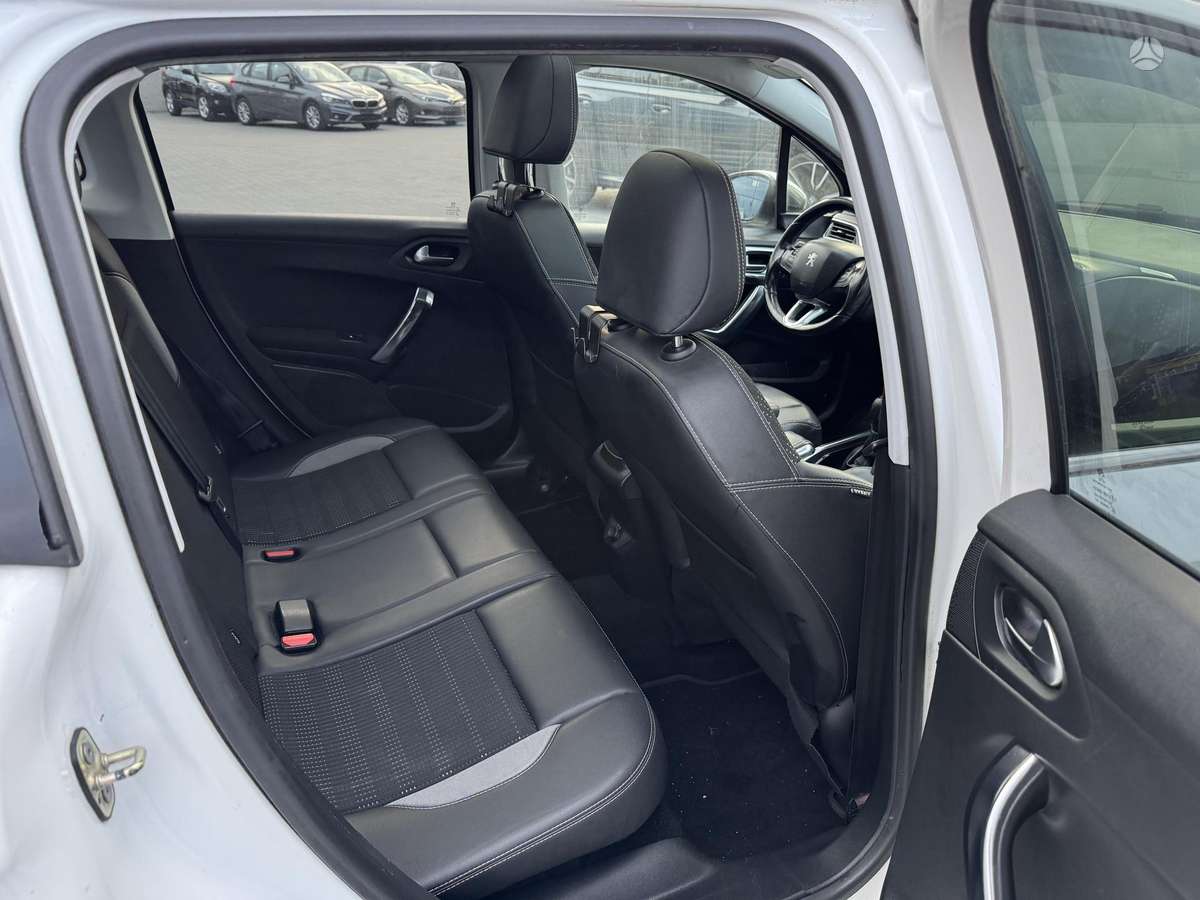 Peugeot 2008 2014 — photo 15