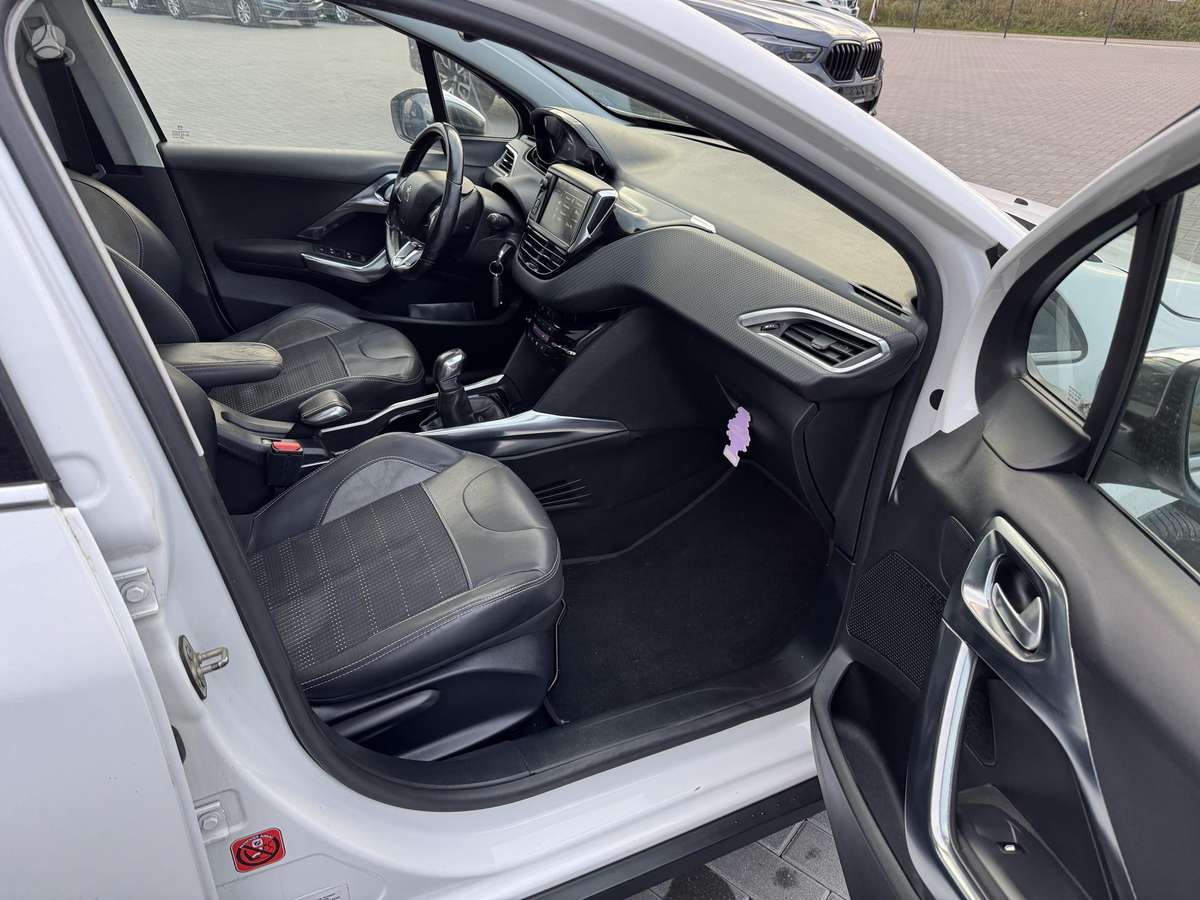 Peugeot 2008 2014 — photo 16
