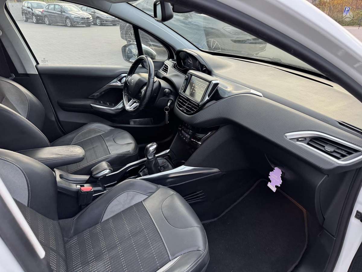 Peugeot 2008 2014 — photo 17