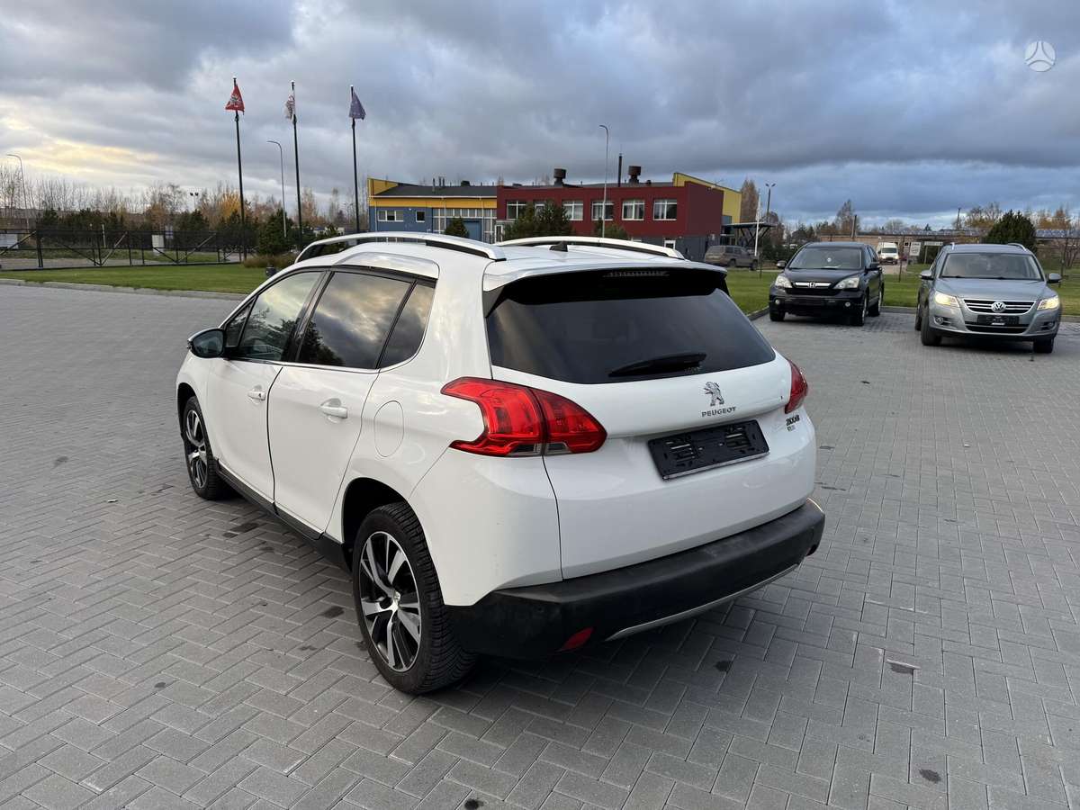 Peugeot 2008 2014 — interior